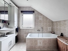Hagedoorn 8, 7041 JT 's-Heerenberg - Hagendoorn 8 s Heerenberg bathroom-3.jpg